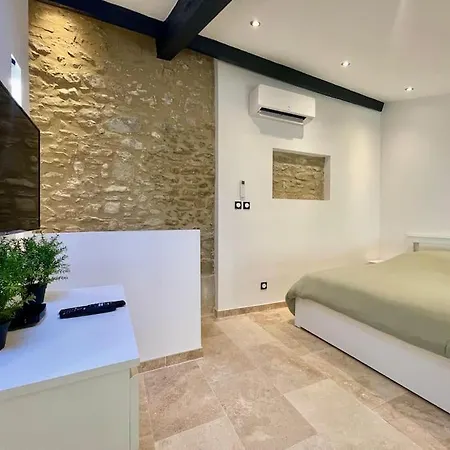 Le Saint-jean - Coeur De La Cite Medievale *