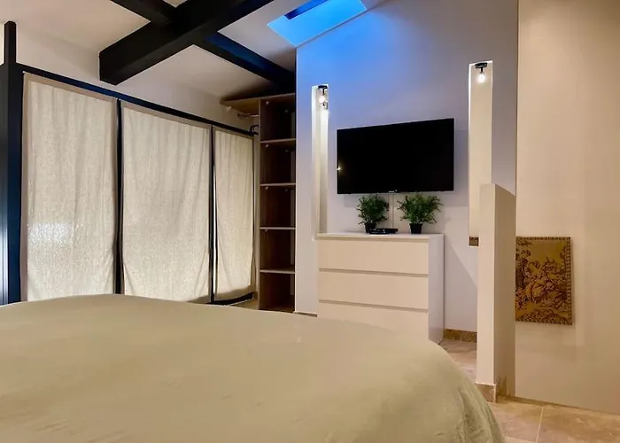 Le Saint-jean - Coeur De La Cite Medievale *